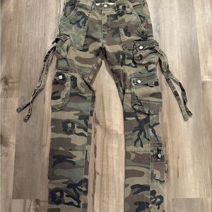 MNML Camouflage Cargo Pants